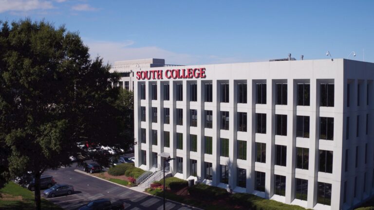 South College Atlanta celebrates hundreds of graduates, including first Doctor of Physical Therapy cohort